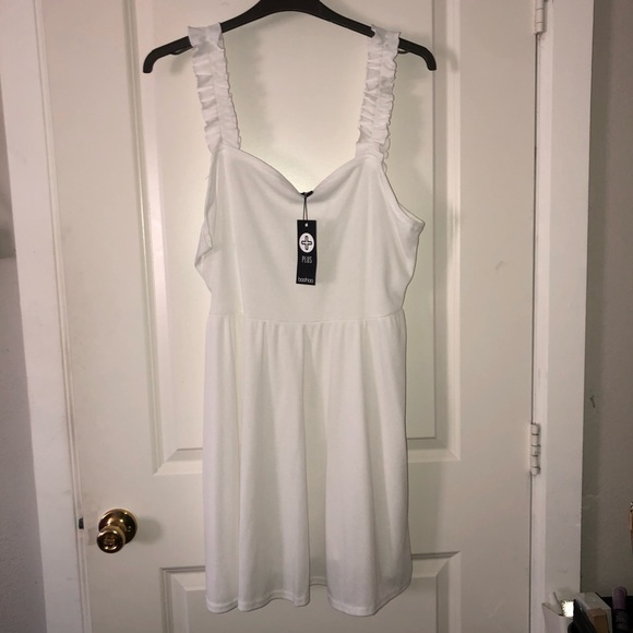 Boohoo Plus Dresses & Skirts - Boohoo Plus Size White Dress